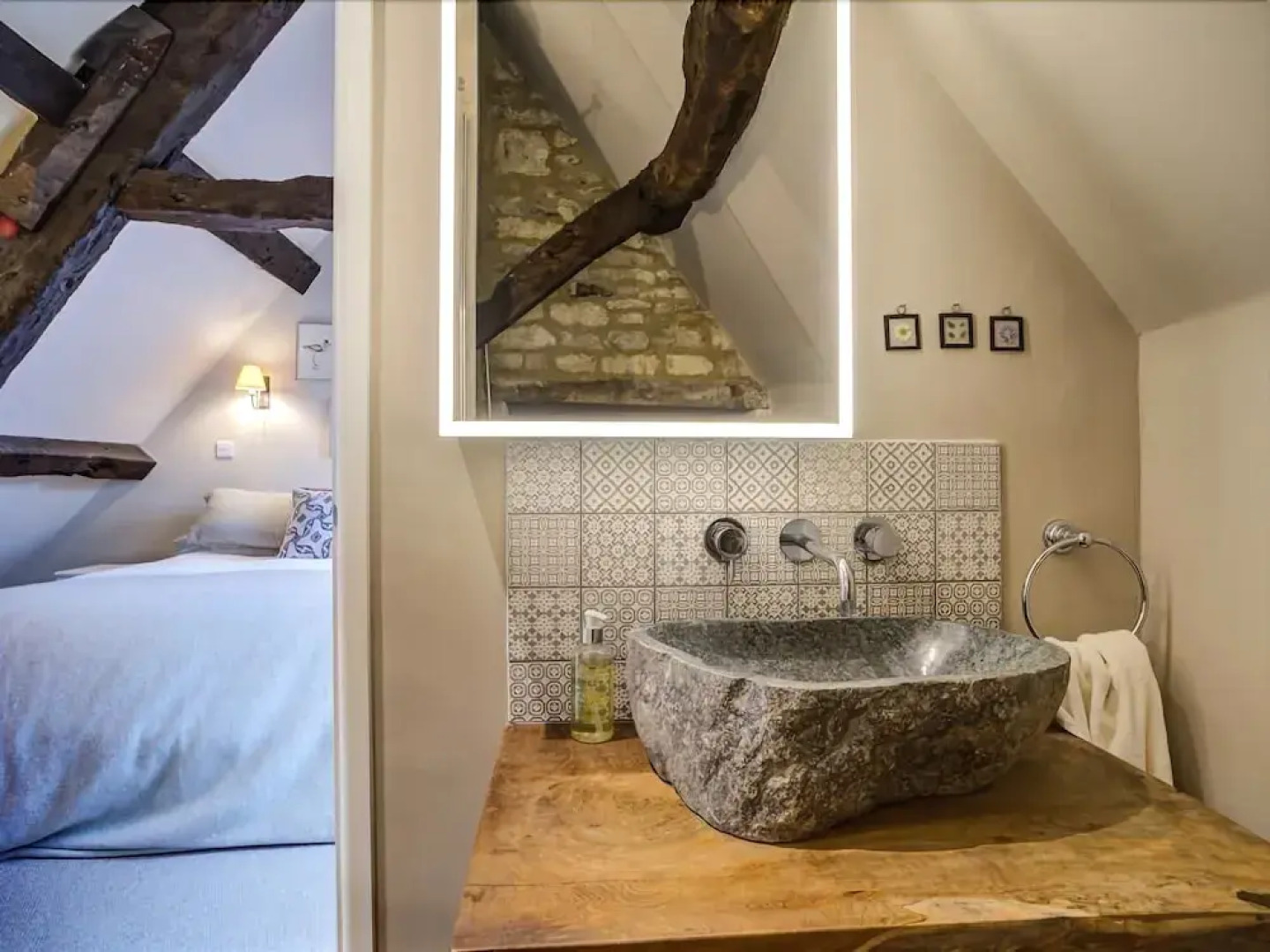 2 Lawrence Lane, BURFORD