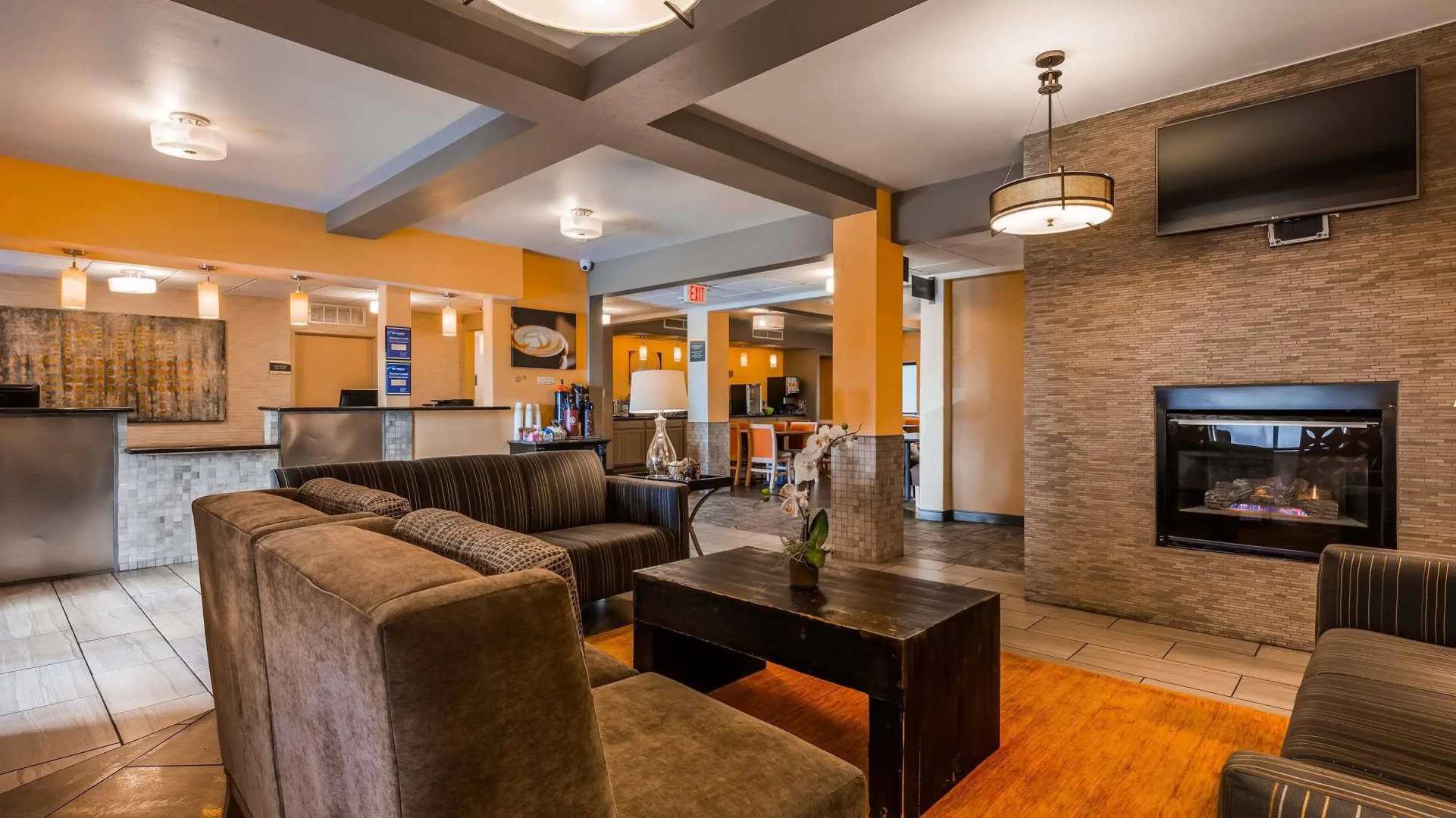 Best Western Plus The Four Corners Inn