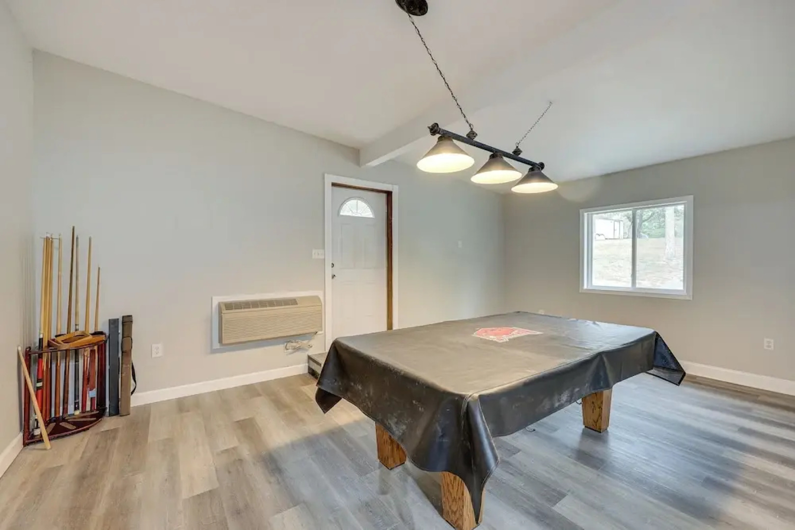 Spacious Hot Springs Lakehouse on Lake Hamilton!