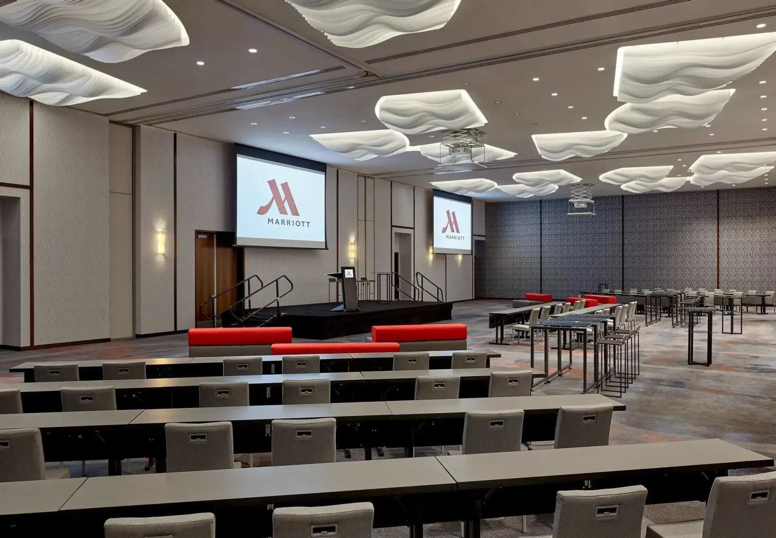 Calgary Airport Marriott In-Terminal Hotel