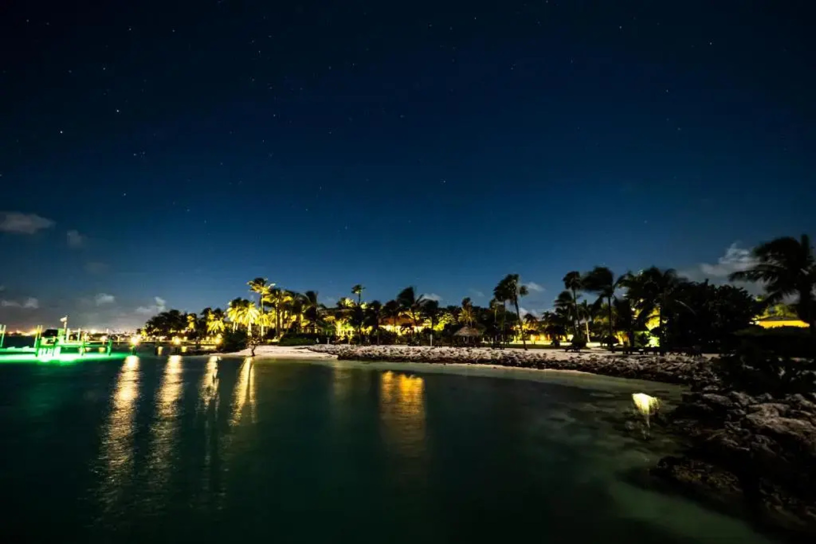 Newly Renovated 3br2ba Duplex with private Dock