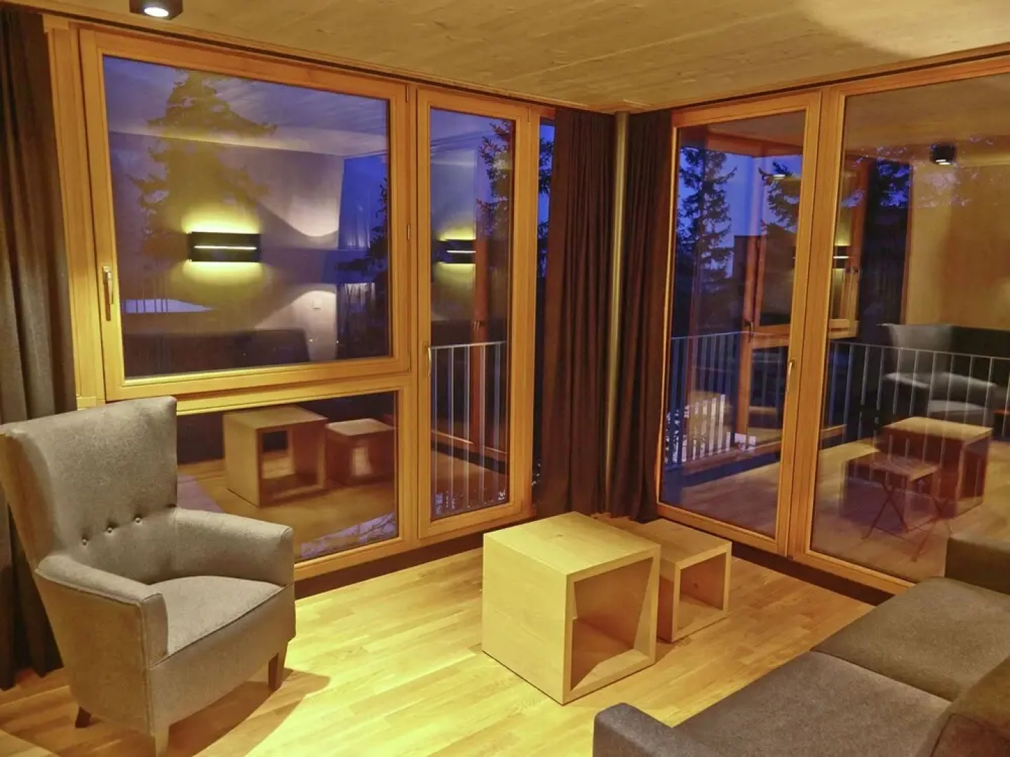 Modern Apartment With Sauna, Balcony, Garage, Washing Room