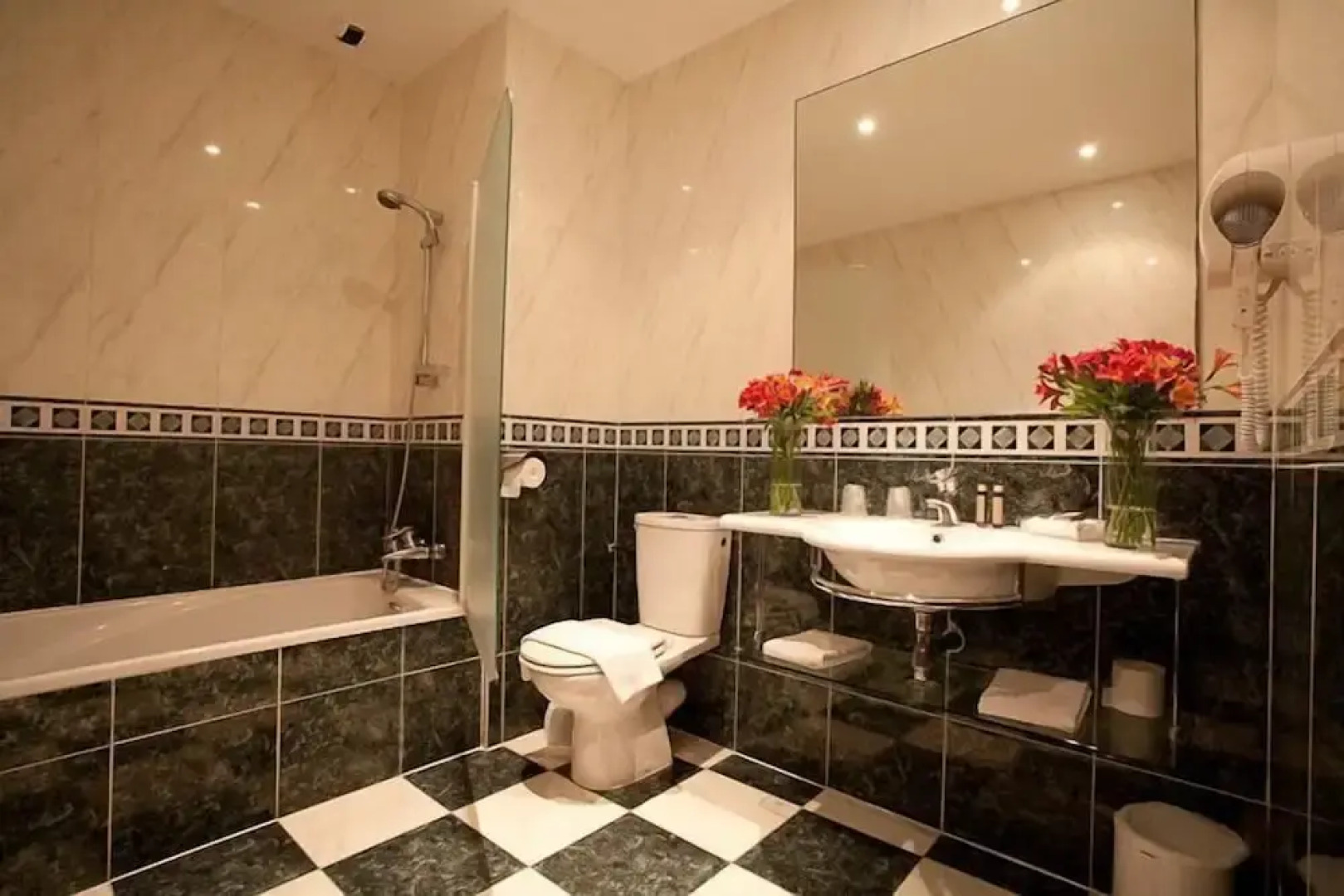 Logis Hôtel les Hauts de St Maure