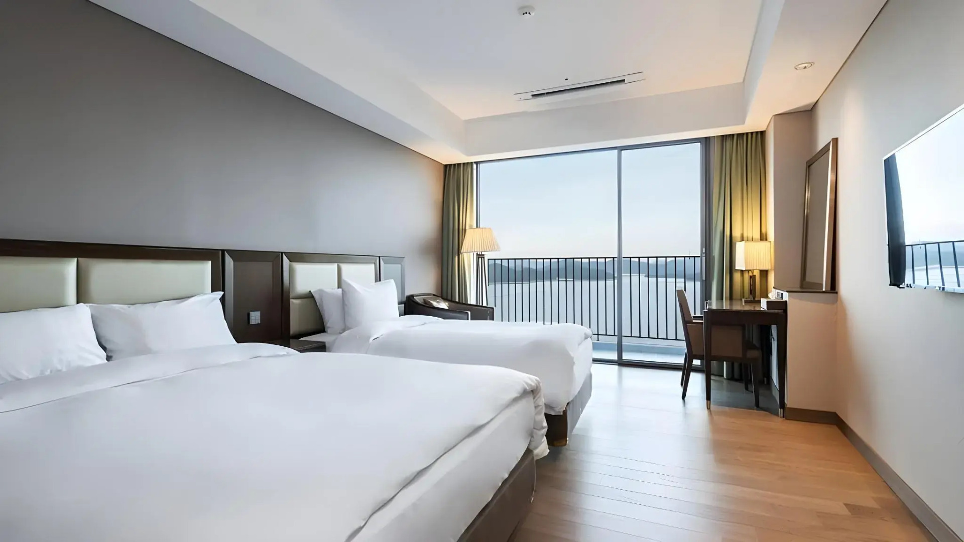 Stanford Hotel & Resort Tongyeong
