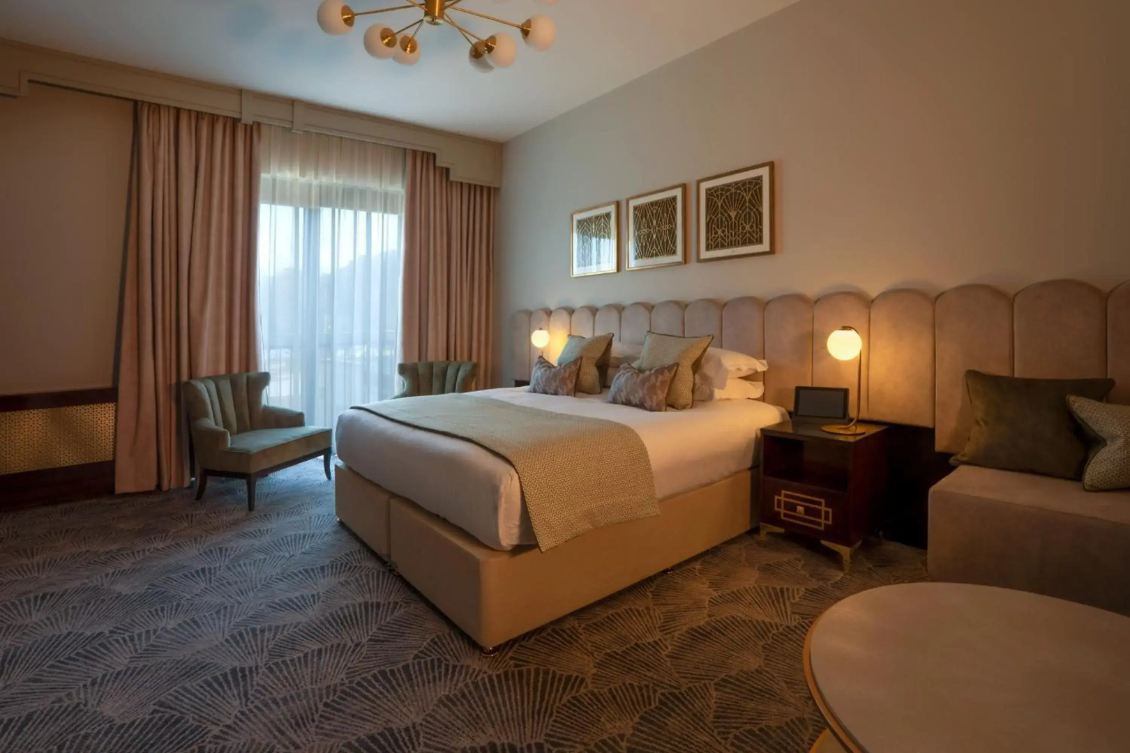 Crossbasket Castle Hotel & Restaurant