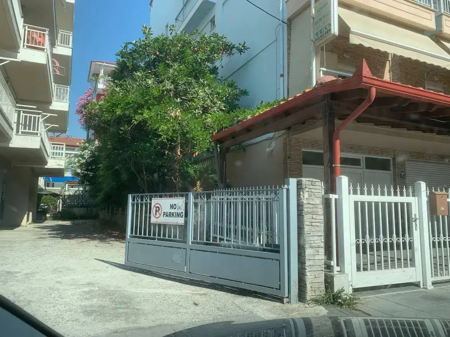 Zeusplace Spacious Apartment Private Parking