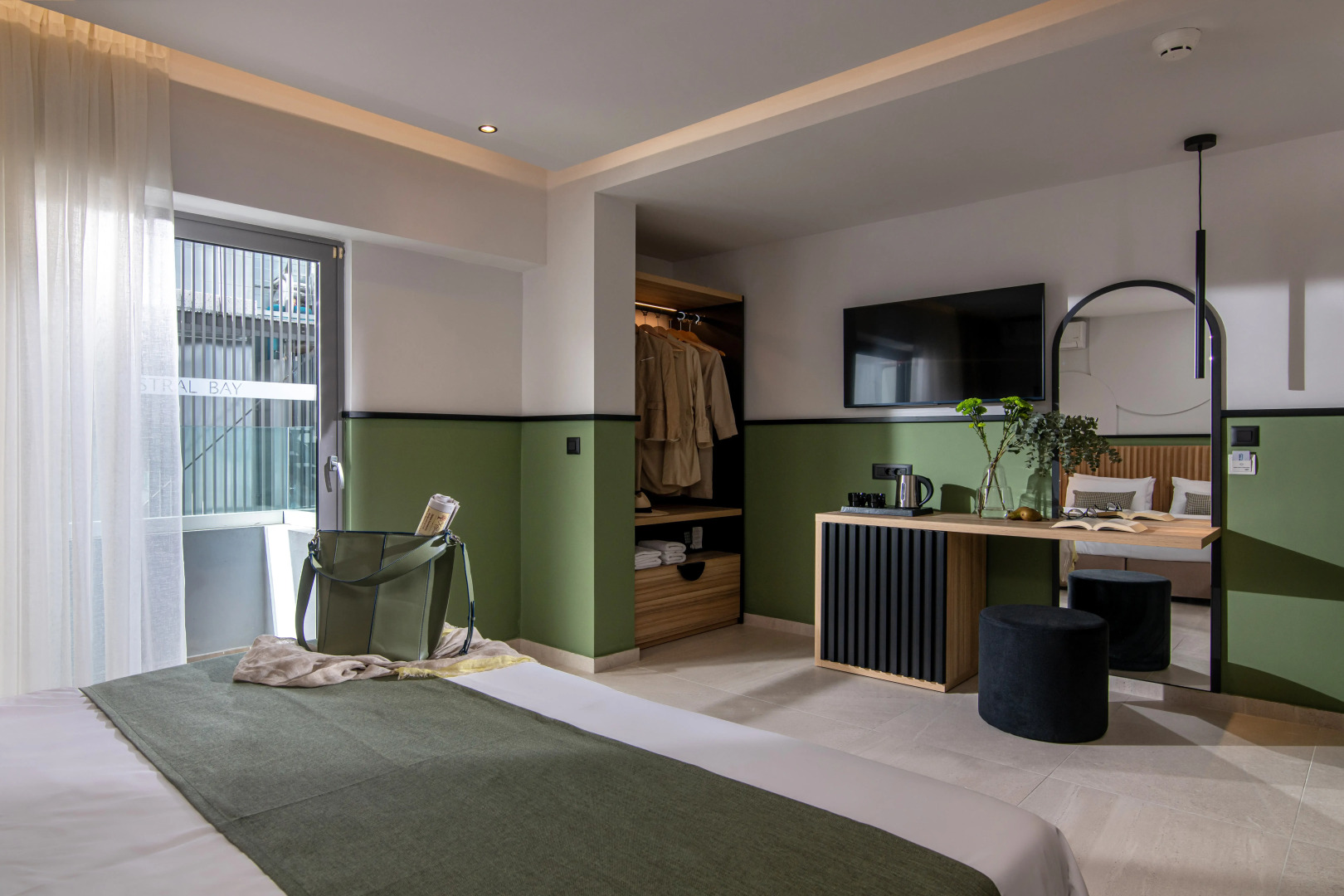 Отель Mistral Bay