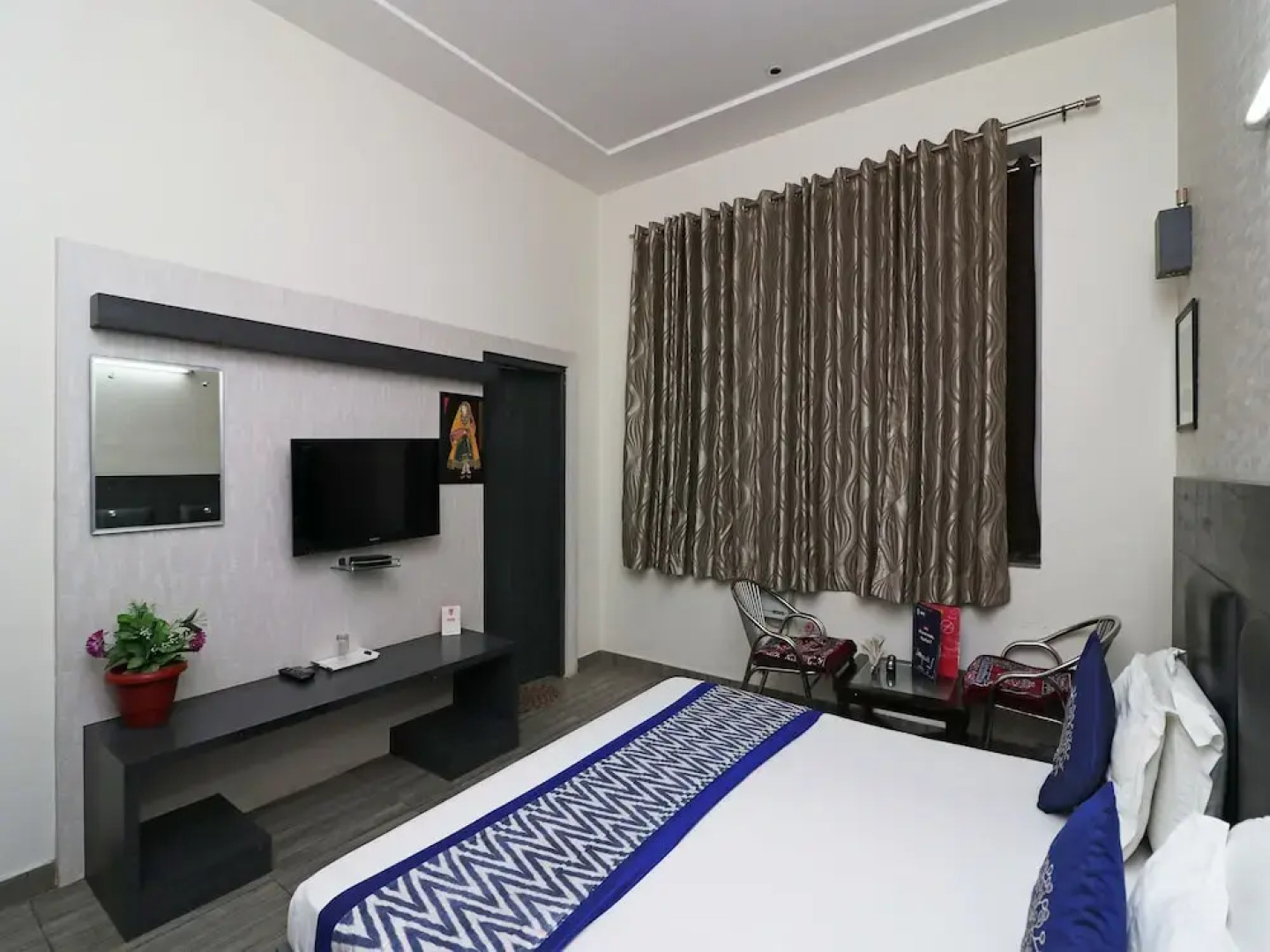 Oyo 3396 Hotel Parichay