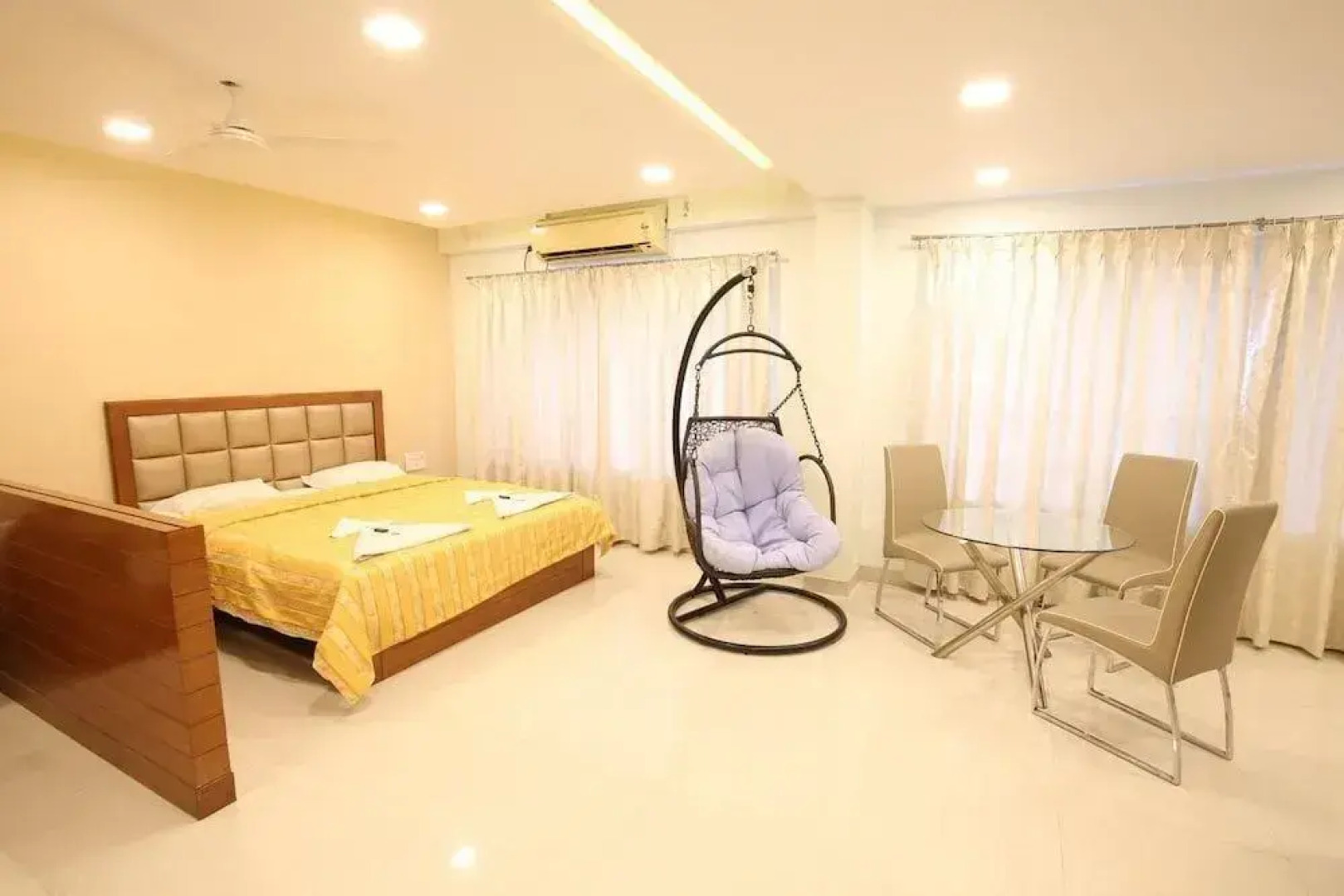 Hotel Kohinoor Square