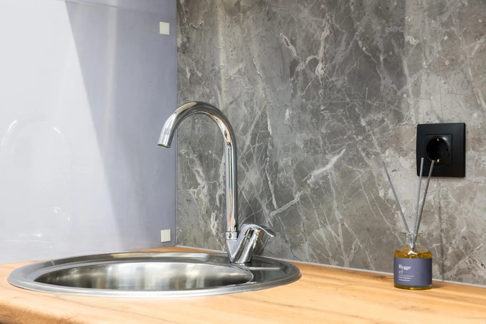 Sunmarine apartments (Санмарин апартментс) на улице Анны Ахматовой