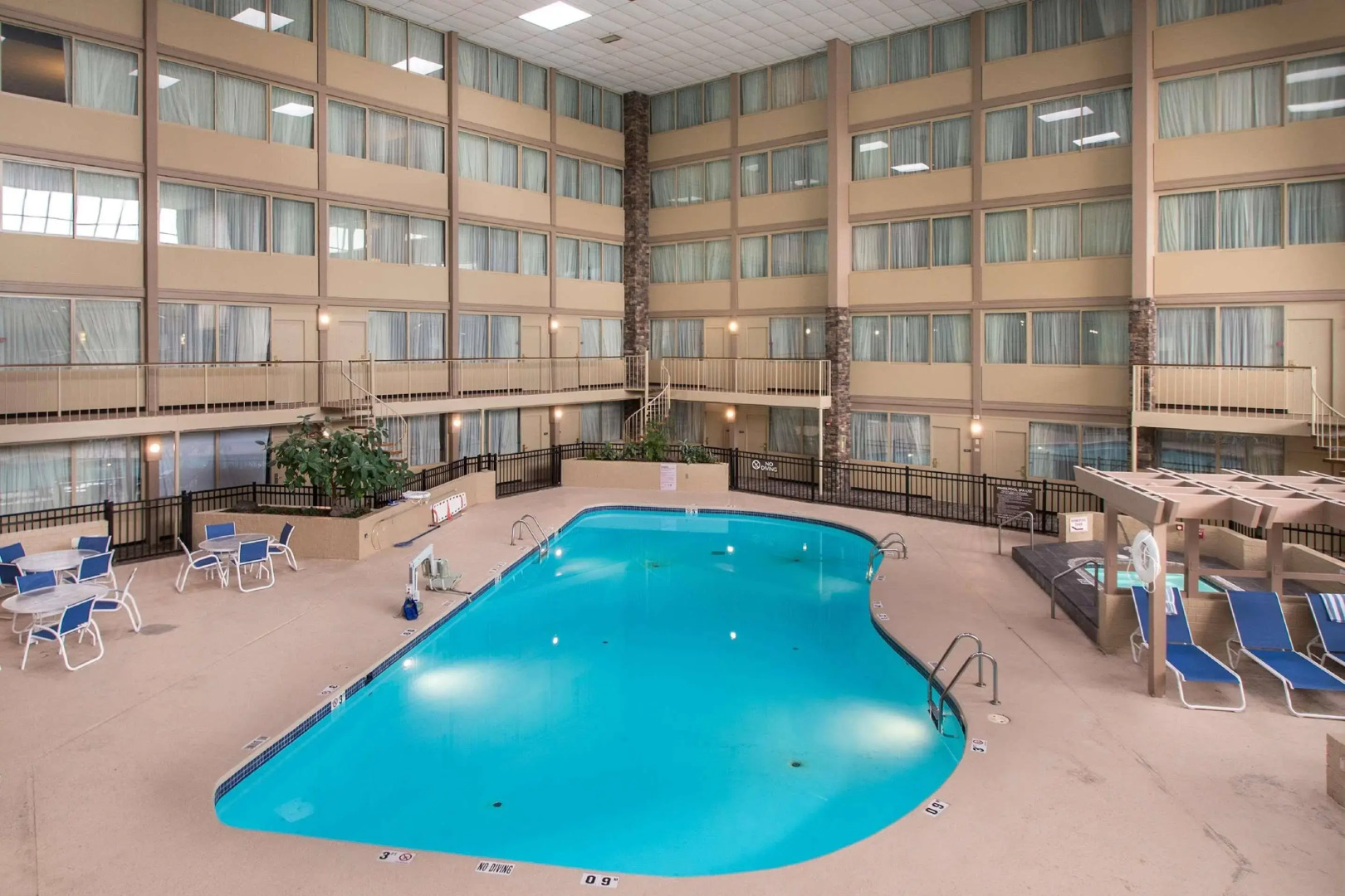 Отель Wyndham Garden Westlake