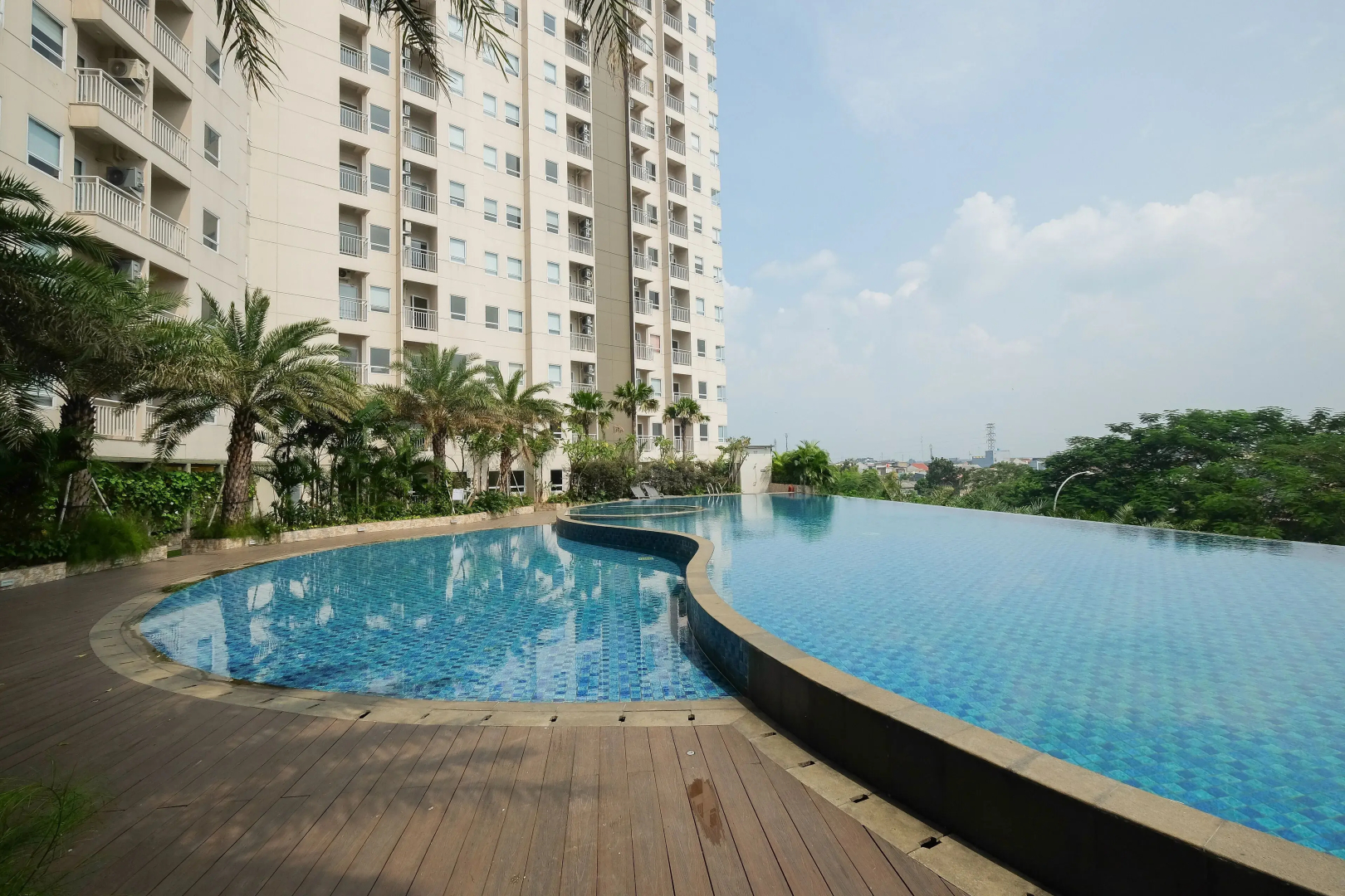 Comfortable and Fully Furnished Studio Apartment at Mustika Golf Residence