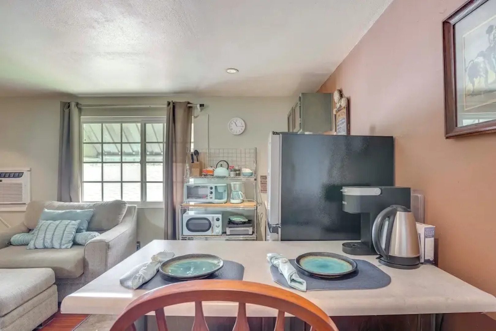 Pet-friendly Studio in Costa Mesa - 7 Mi to Beach!