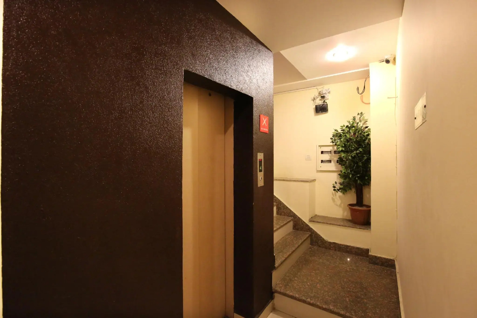 OYO 2120 Hotel Silver Haze