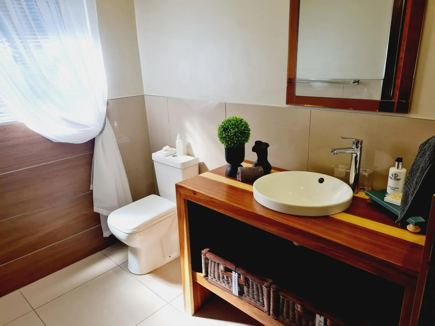 The Hank Guesthouse Pty Ltd