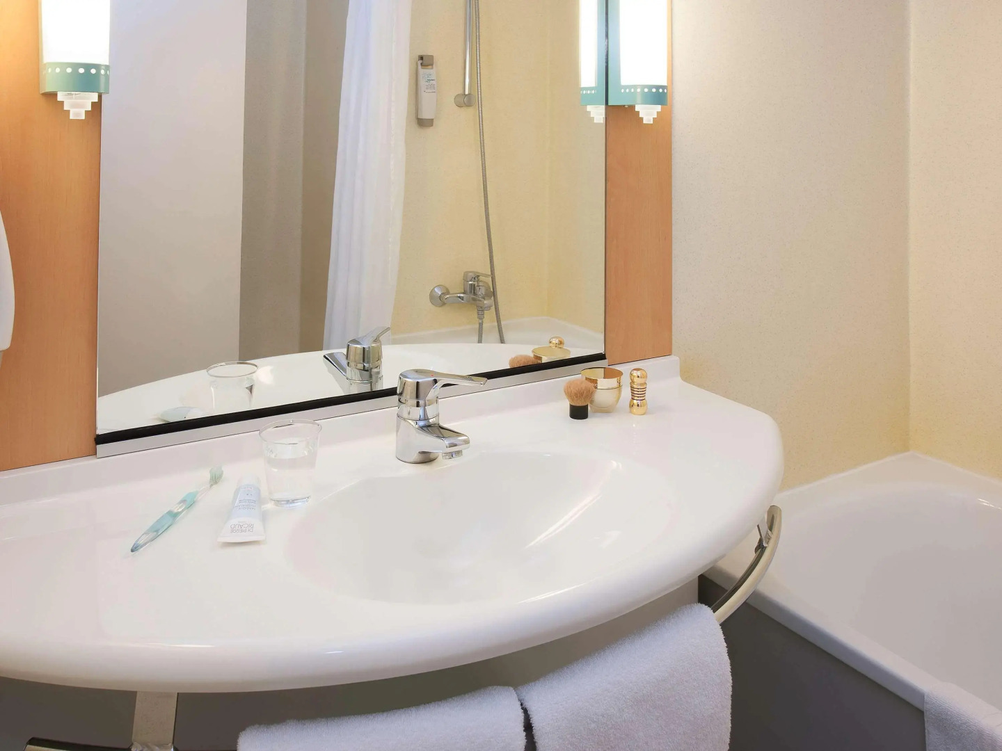 ibis Paris Pantin Eglise