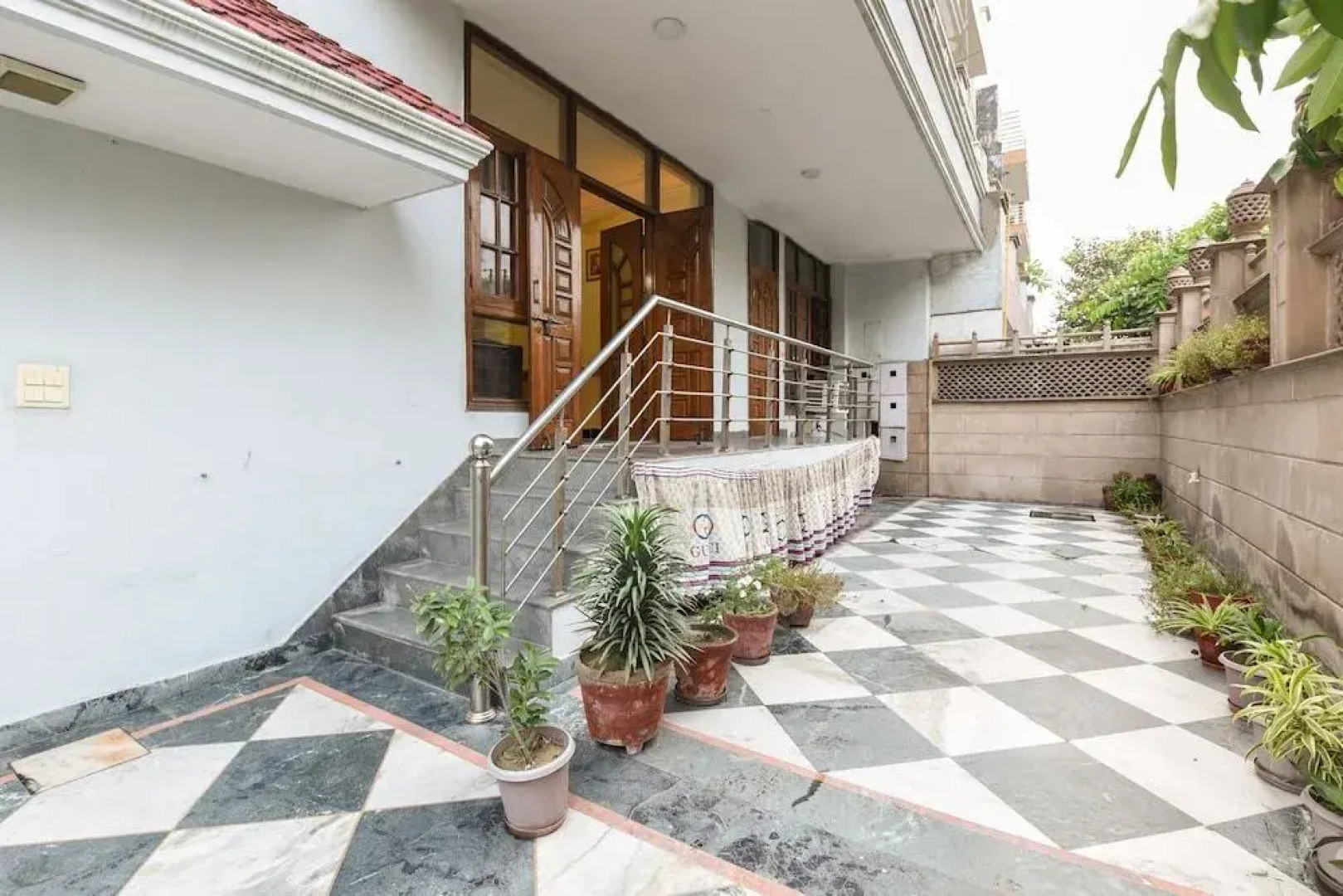 Rose View By OYO Rooms