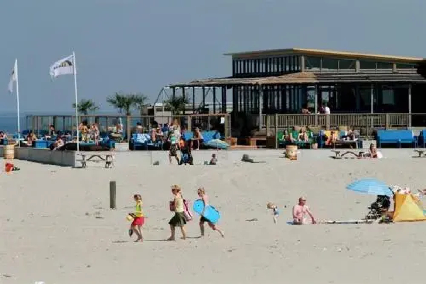 Caravan in IJmuiden op camping Duindoorn