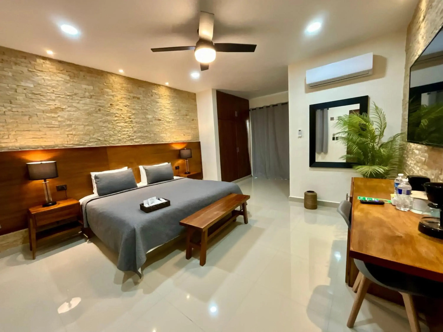 El Zaguán Colonial by GuruHotel