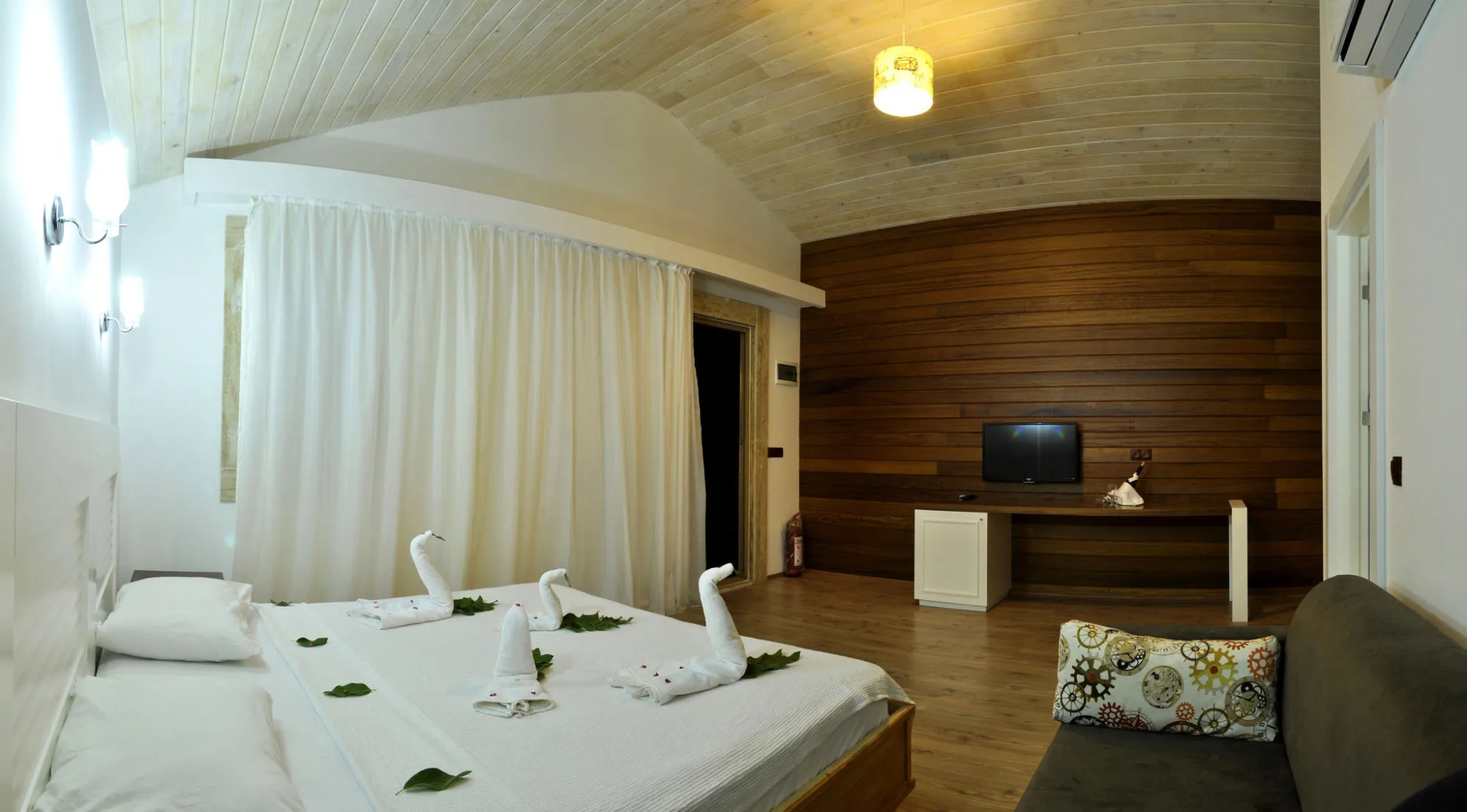 Apella Hotel