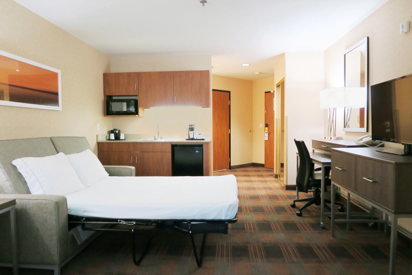 Holiday Inn Express & Suites Elk Grove Central - Hwy 99 by IHG