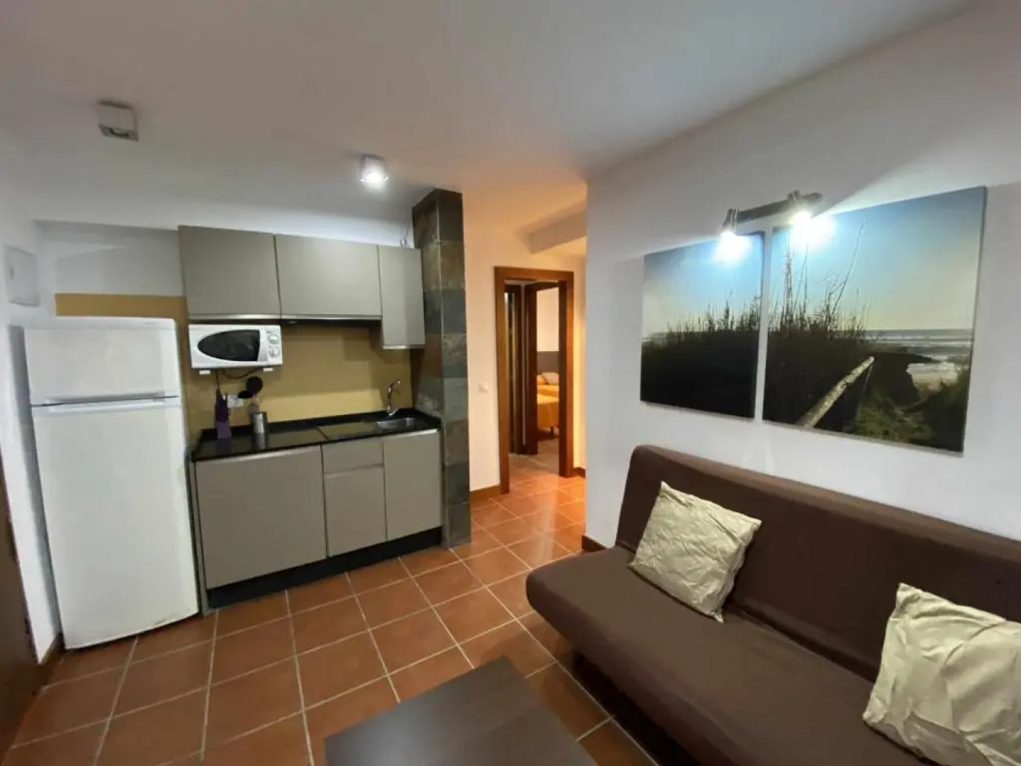 Apartamento para 4 personas con jardín privado y barbacoa cerca de la playa