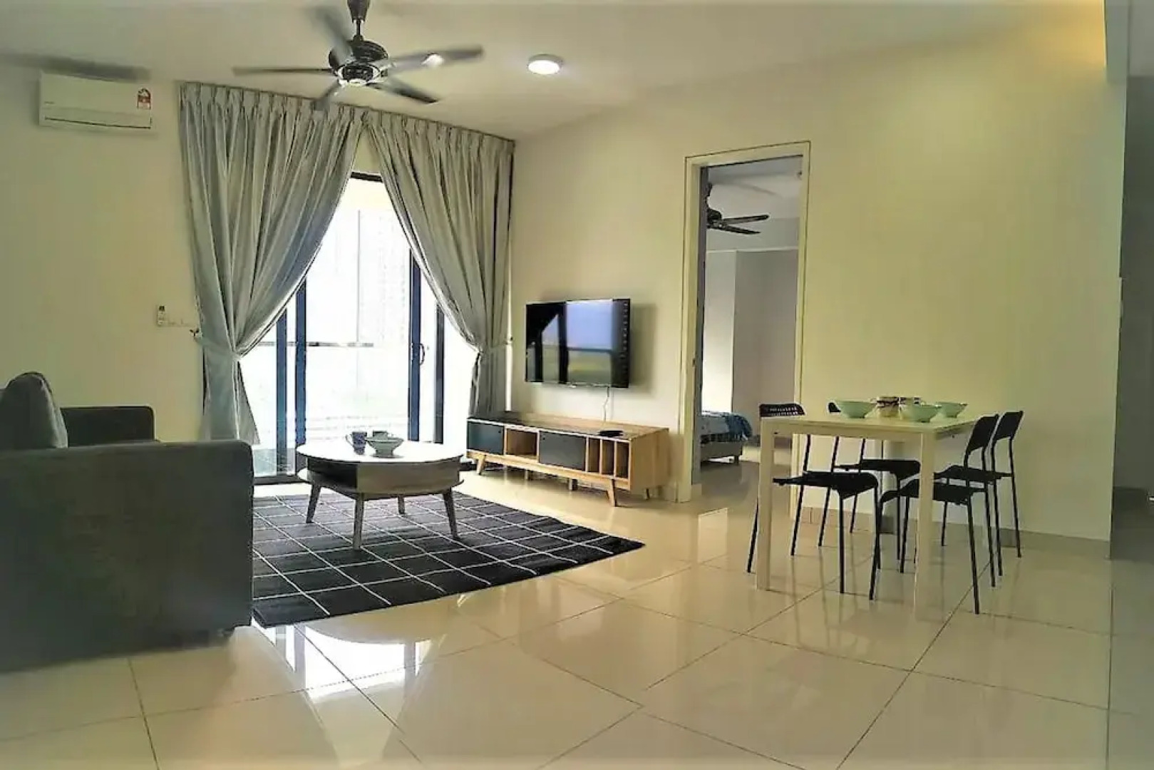 Miracle Homestay Woodsbury Suites