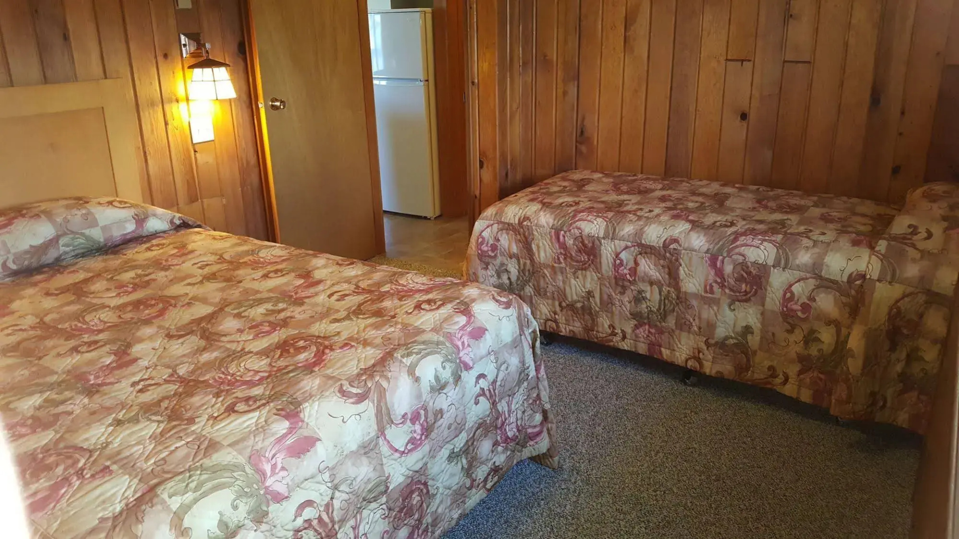 The Cedarwood Inn & Suites