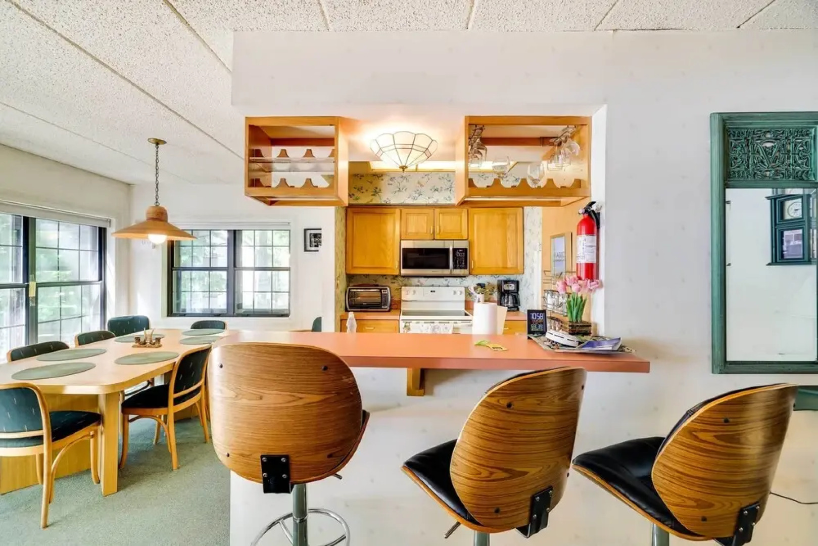 1 Mi to Big Boulder: Lakefront Unit w/ Pool Access