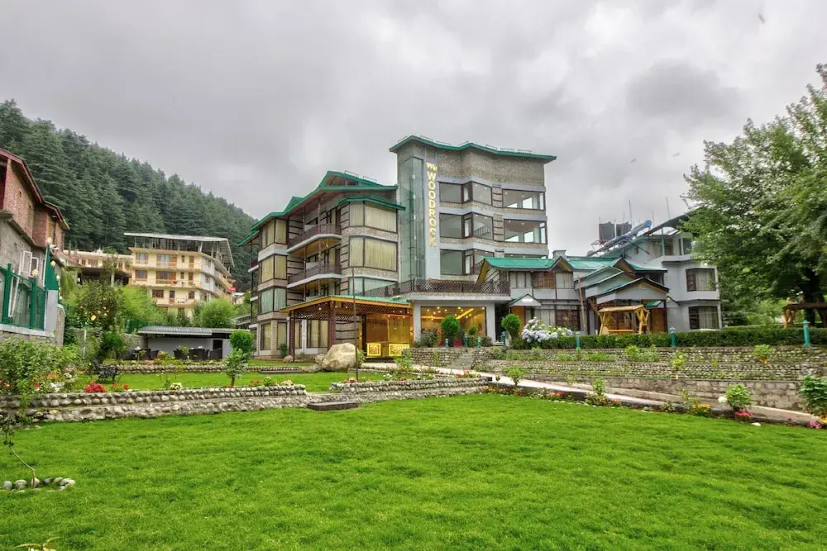 Woodrock Hotel Manali