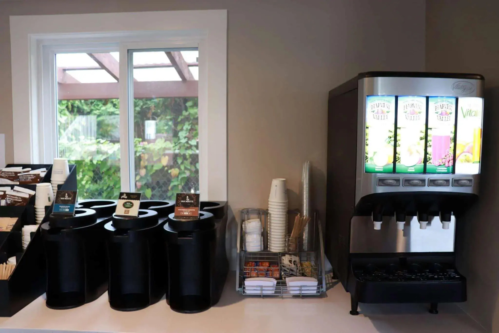 Super 8 by Wyndham Courtenay