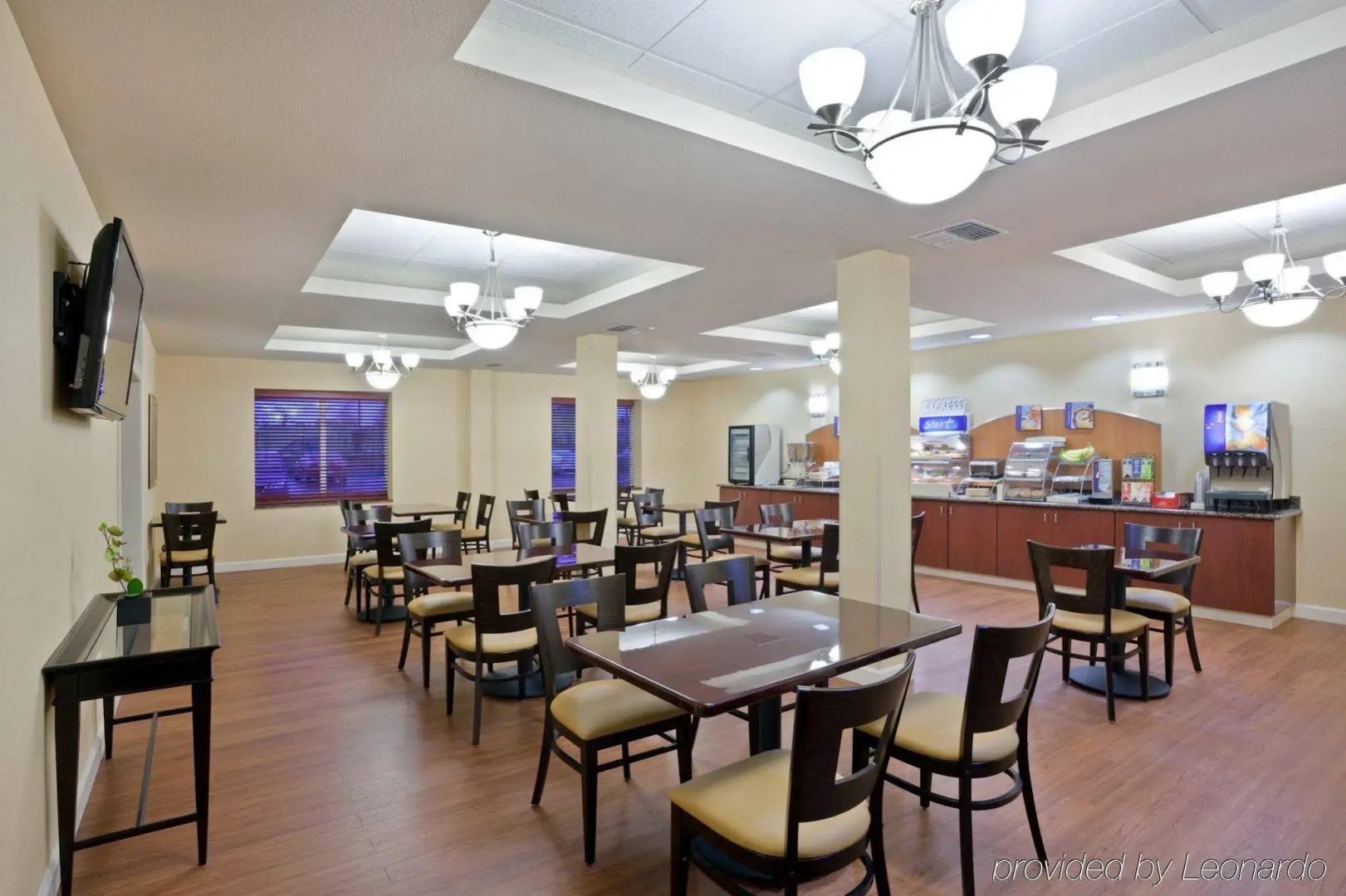 Holiday Inn Express & Suites Seattle North - Lynnwood by IHG