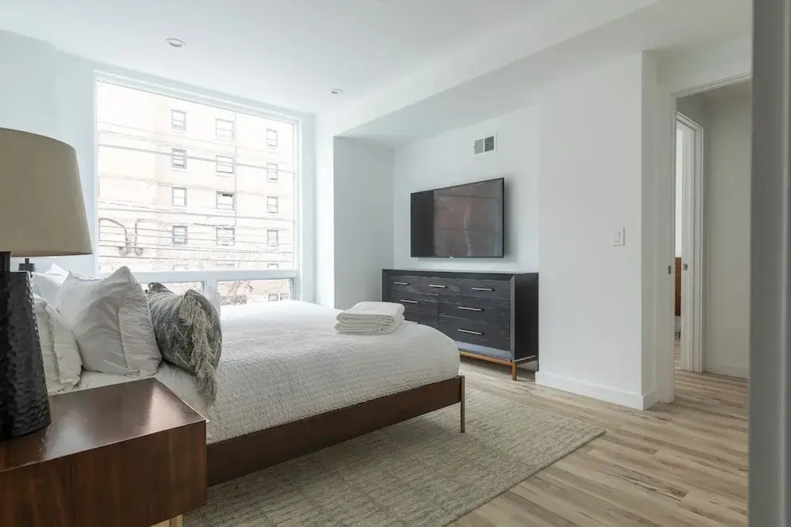 Stylish 3BR Retreat w Private Deck Near NYC