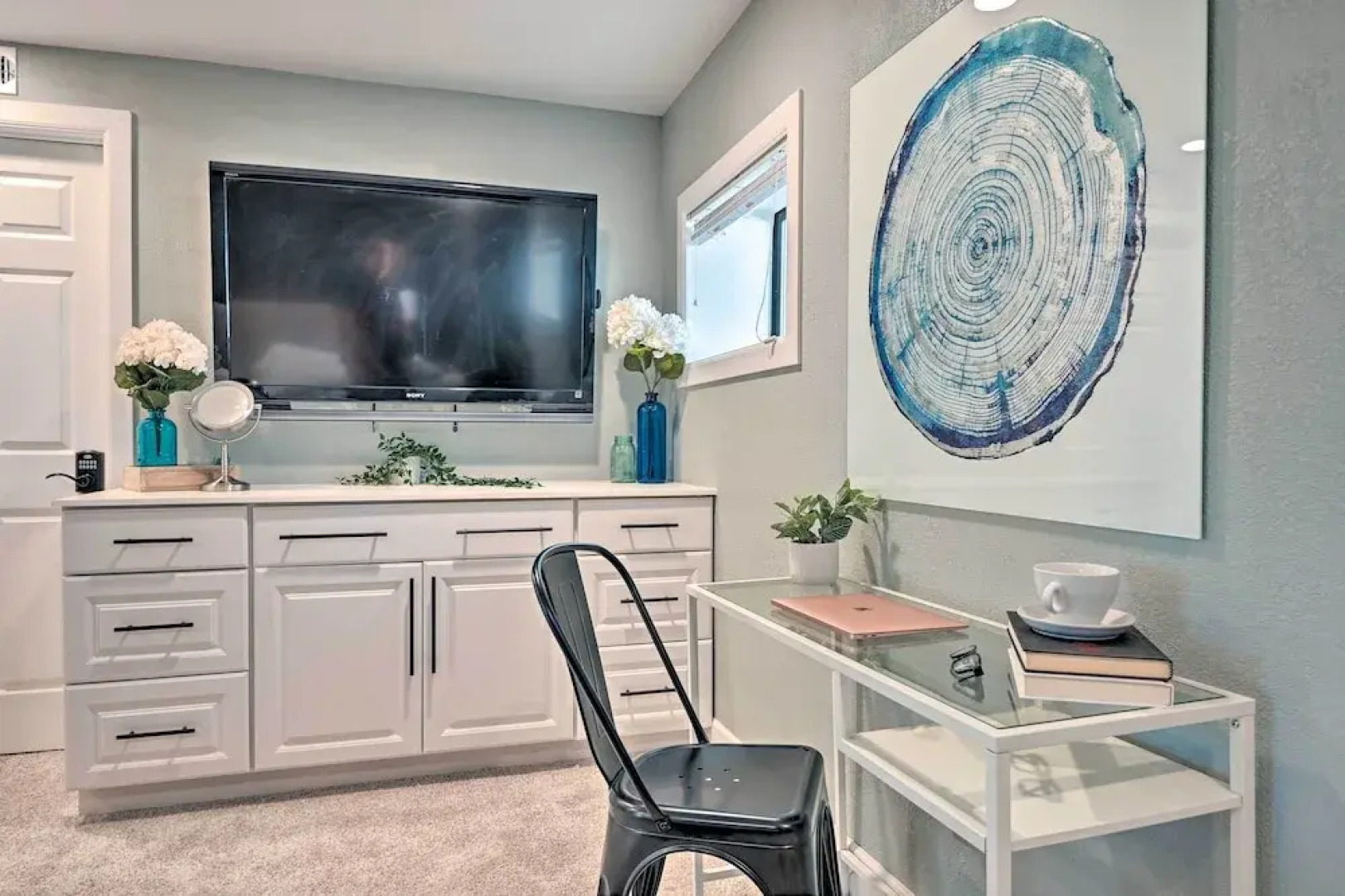 Luxurious & Forested Oasis in Flagstaff w/ Hot Tub