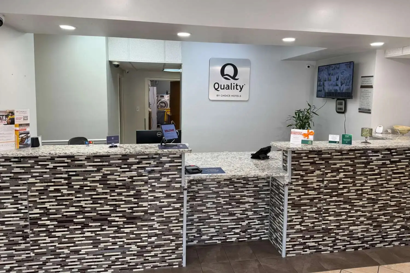 Quality Inn & Suites Biloxi - Ocean Springs