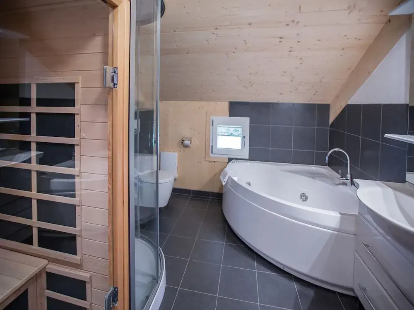 Cozy Chalet near Ski Area in Klippitztörl