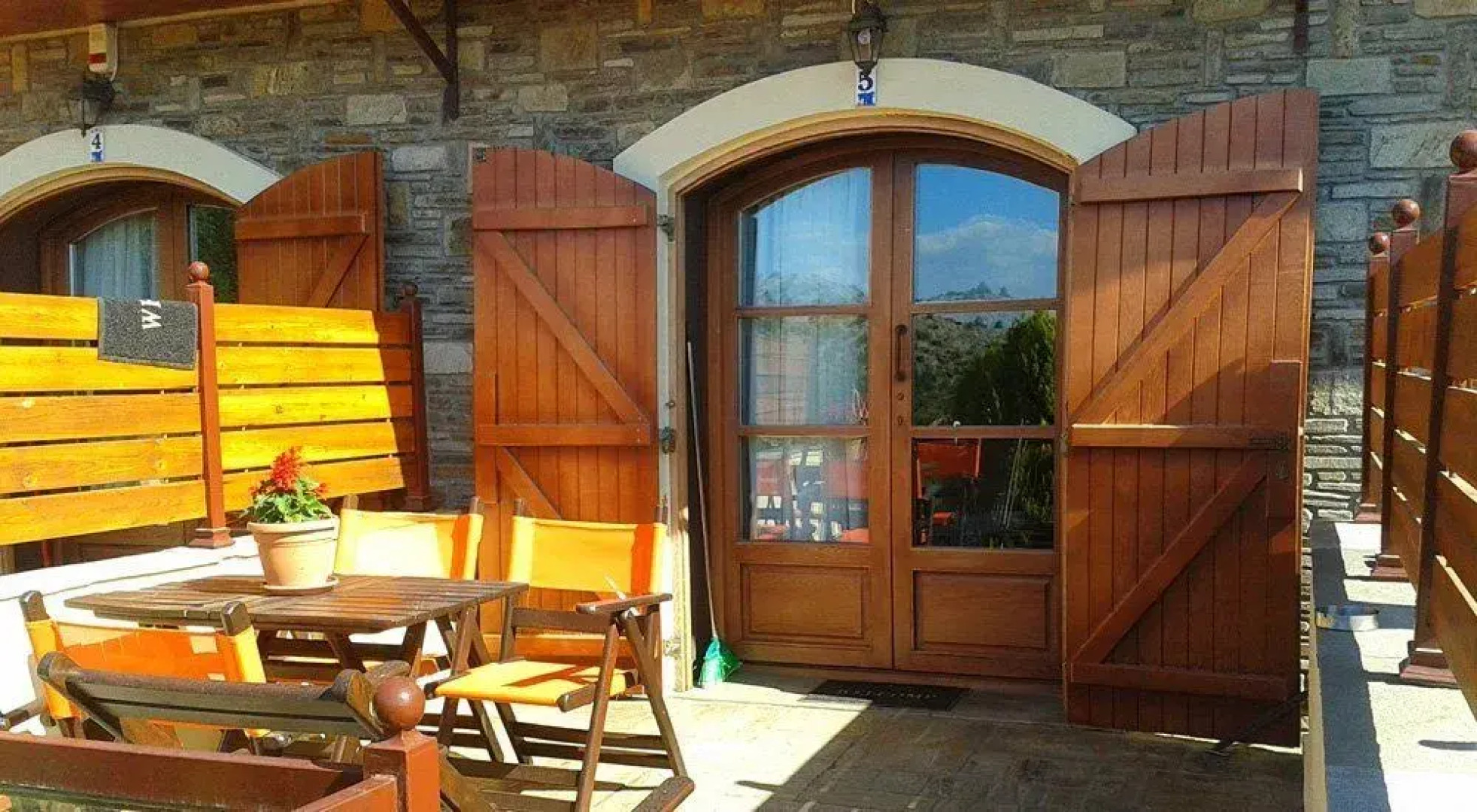 Smaragdi Luxury Apartments