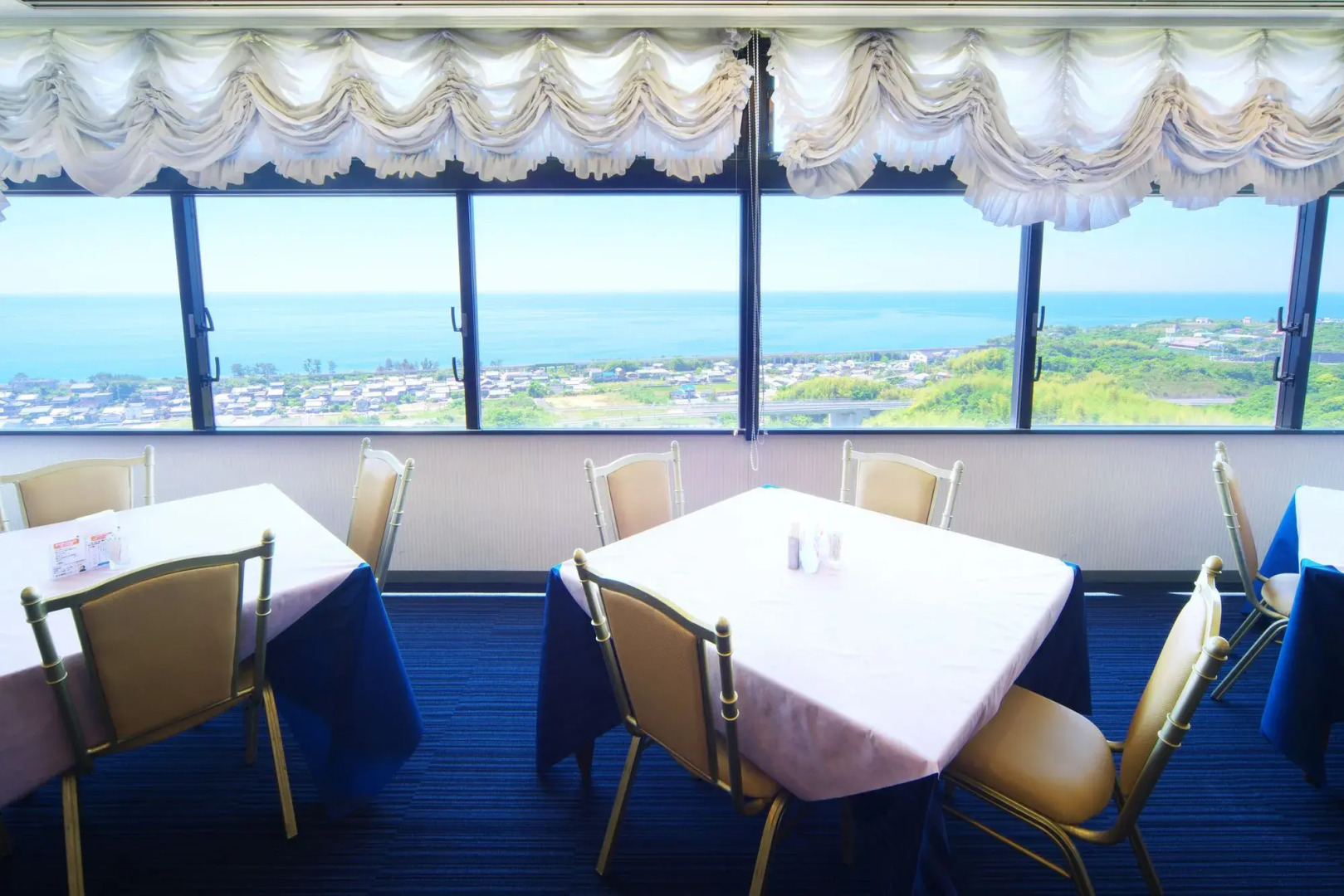 Mercure Kochi Tosa Resort & Spa