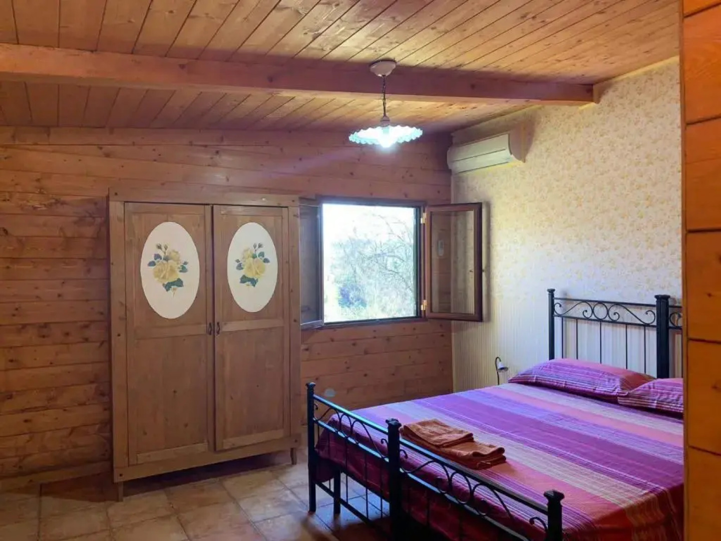 Night in the Wood Sorbo