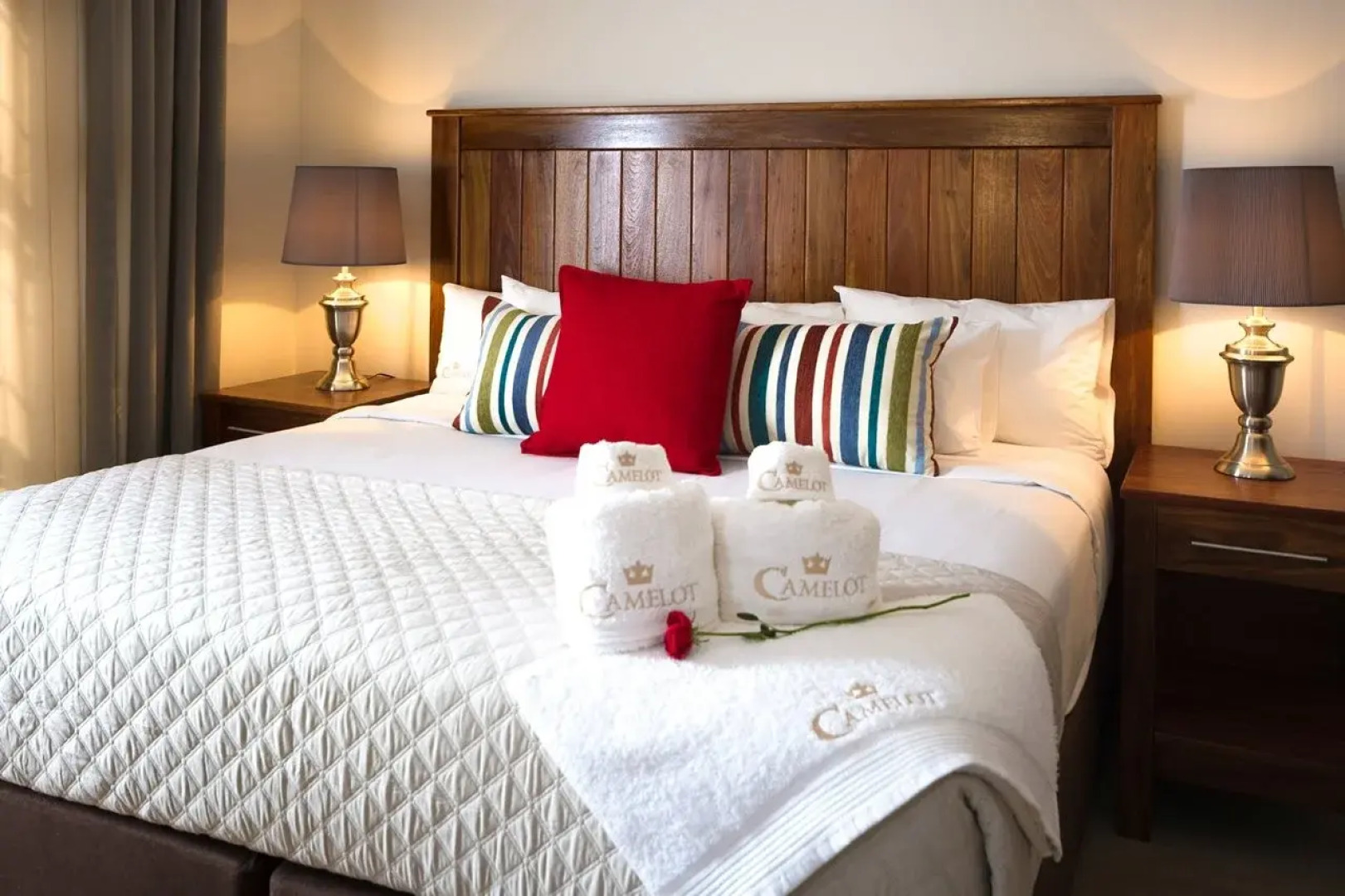 Camelot Guest House & Apartments