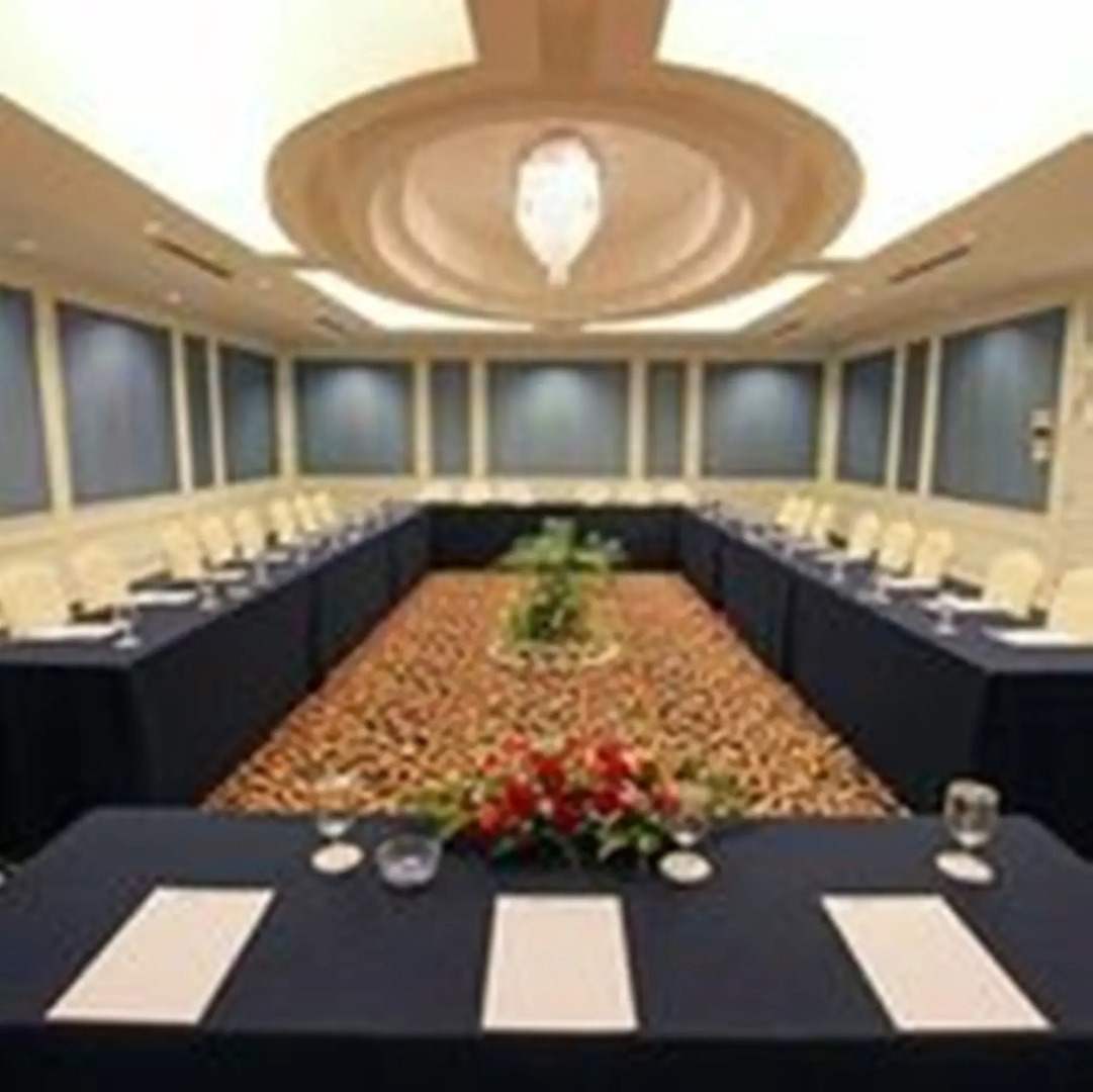 Harmoni One Convention Hotel & Service Apartments