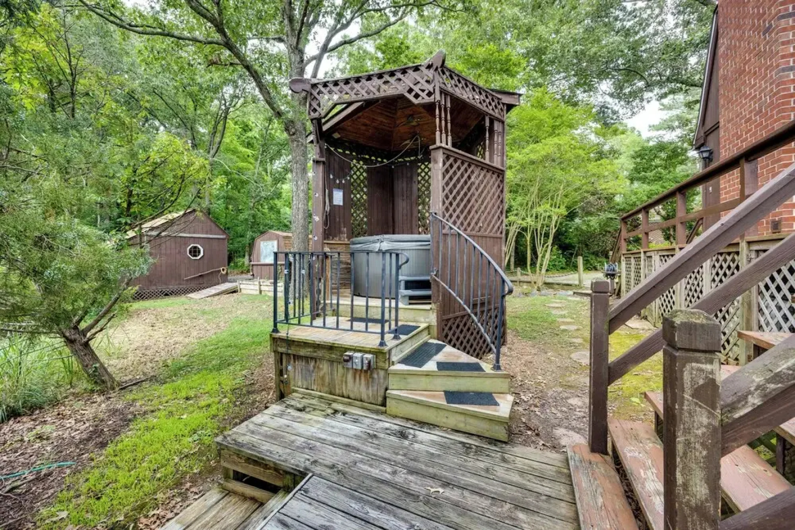Waterfront Heathsville Cottage w/ Dock & Hot Tub!