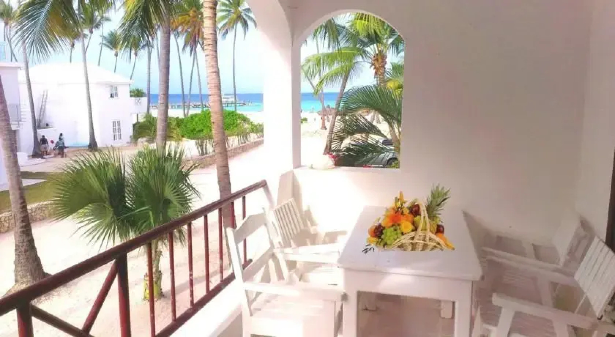 Los Corales Beach Apartments