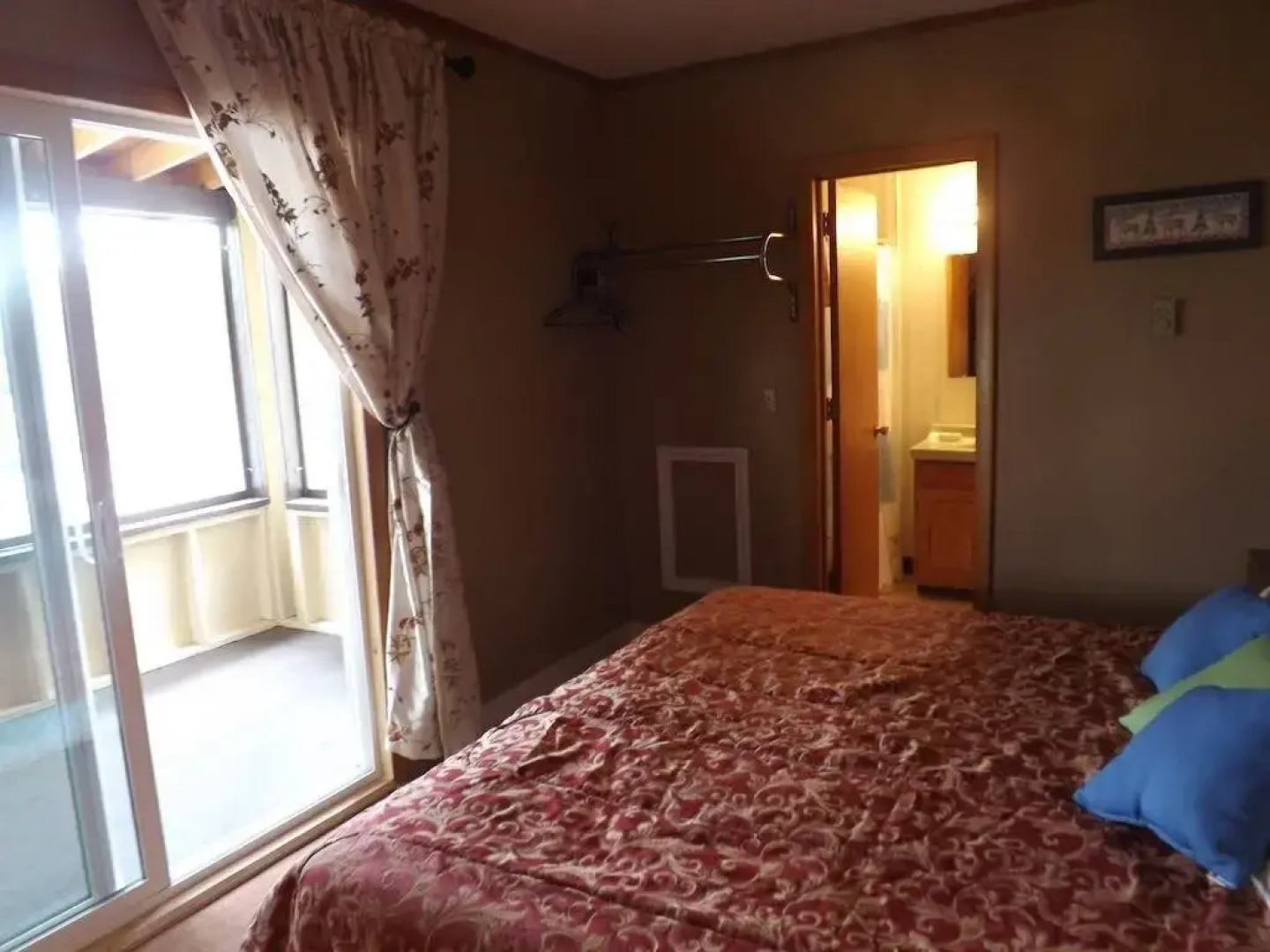 Boulders Lakefront Motel