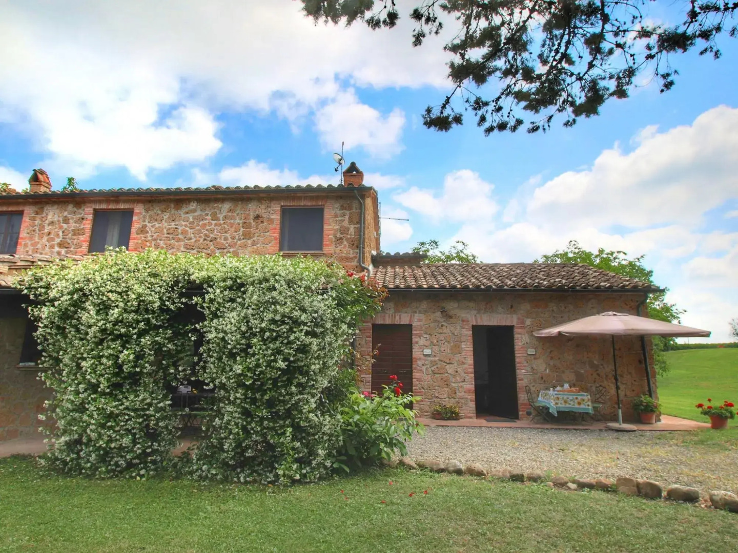 Farmhouse in Proceno With Pool and Hill Views