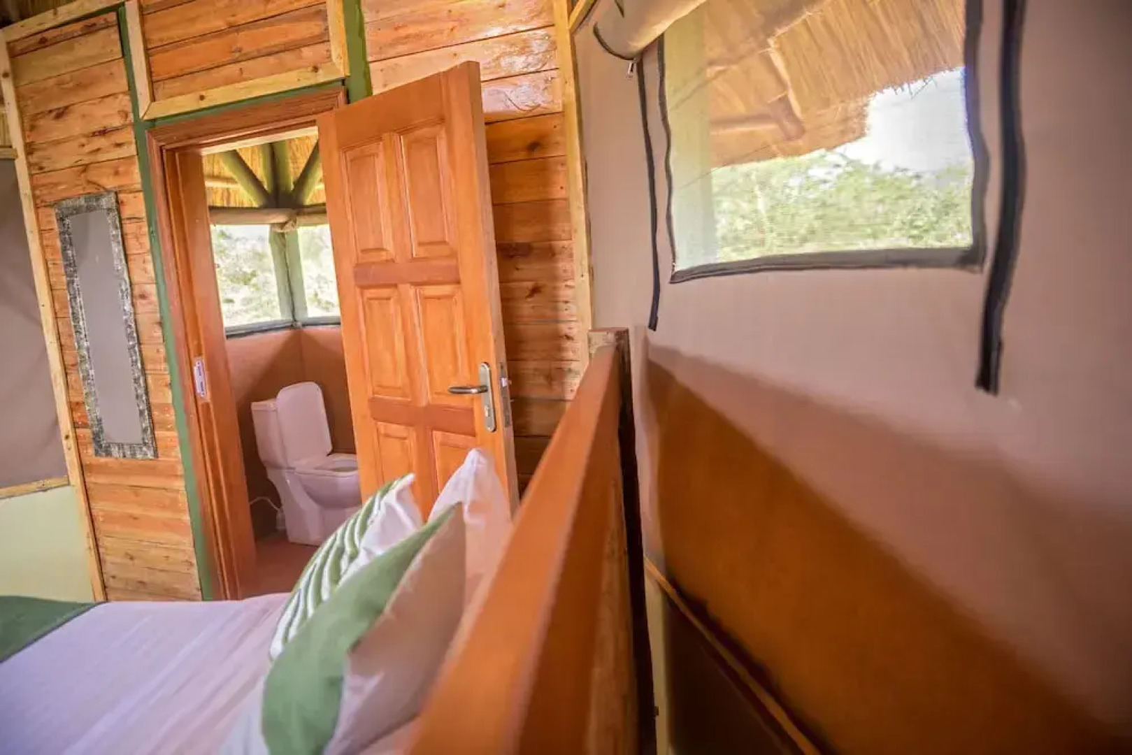 Tilenga Safari Lodge