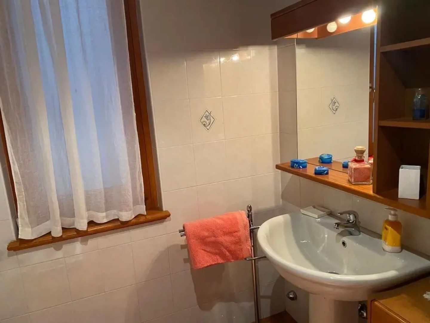 Chalet Dania With Garden Pool and Lake View