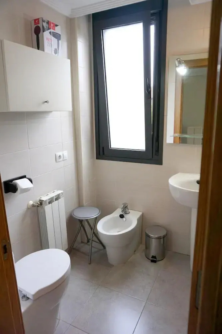 House With 2 Bedrooms in Cudón, With Enclosed Garden Near the Beach