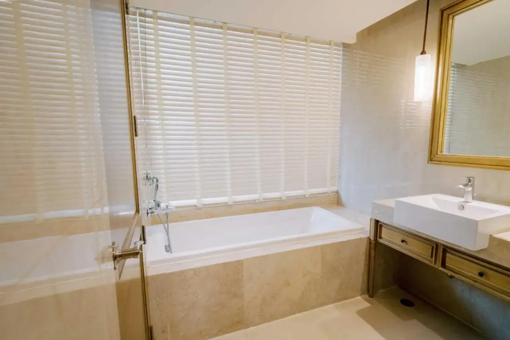 Scenic Tagaytay Getaway with Taal Views