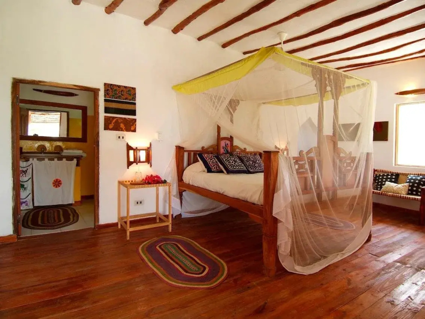 Hakuna Majiwe Beach Lodge